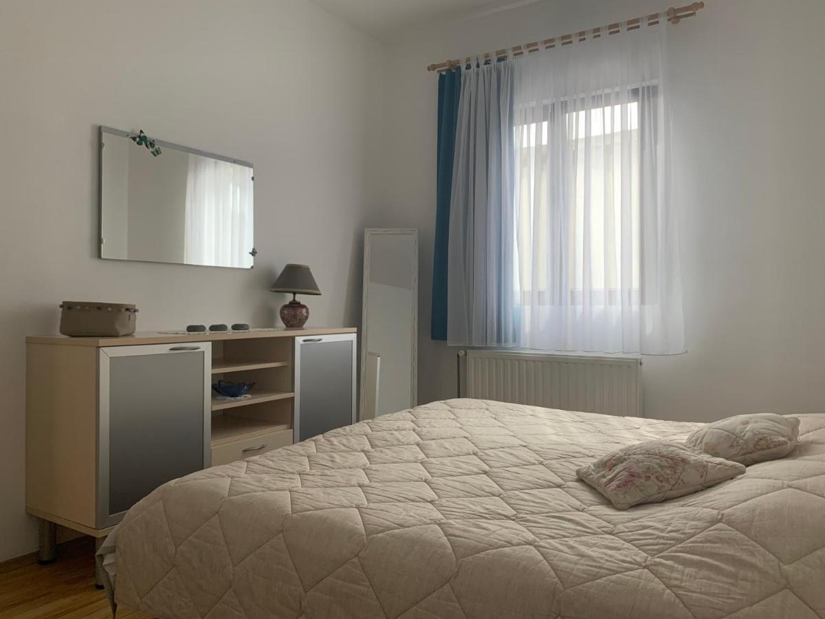 Apartmani Spomenka 塞利讷 外观 照片