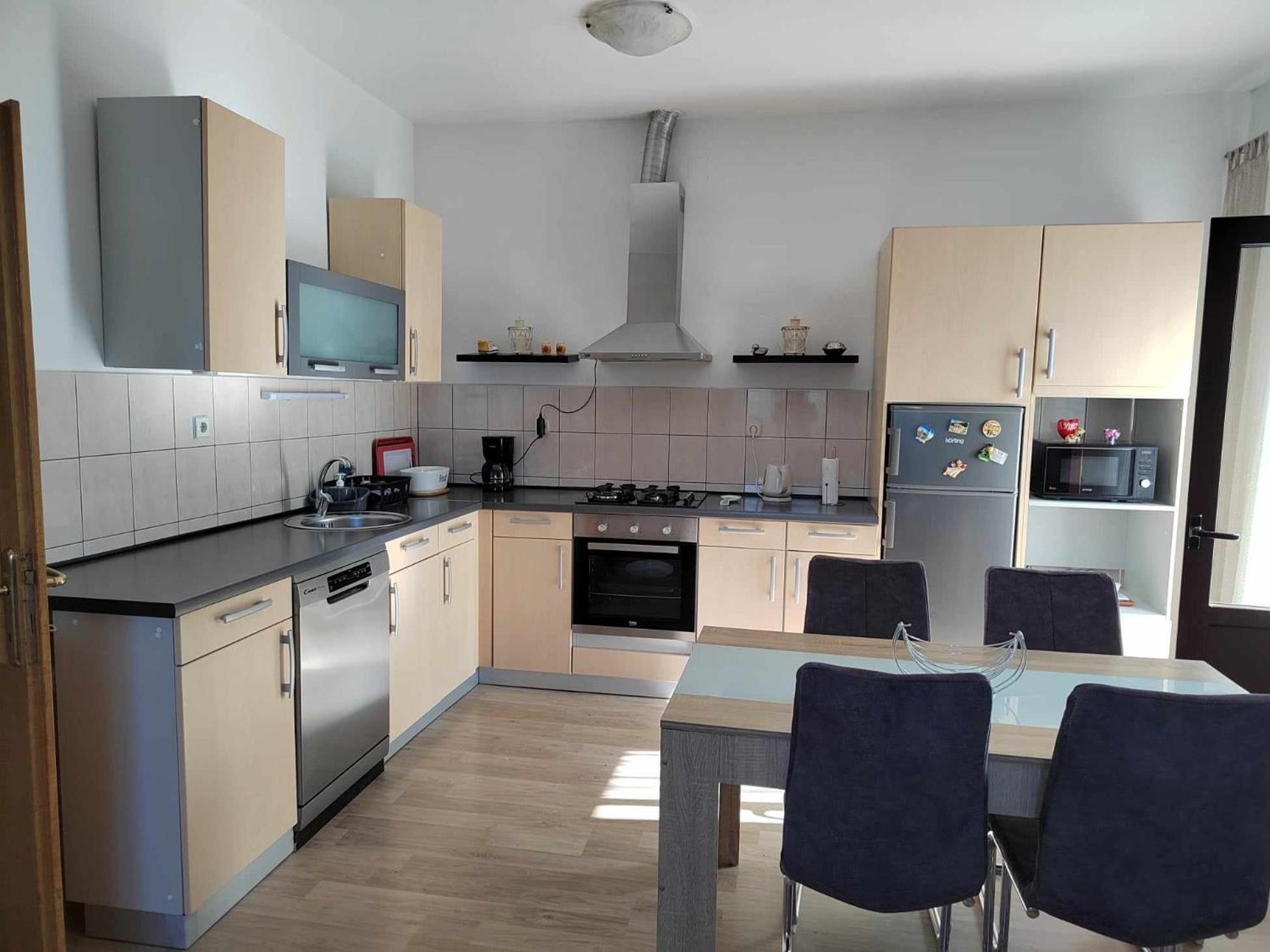 Apartmani Spomenka 塞利讷 外观 照片
