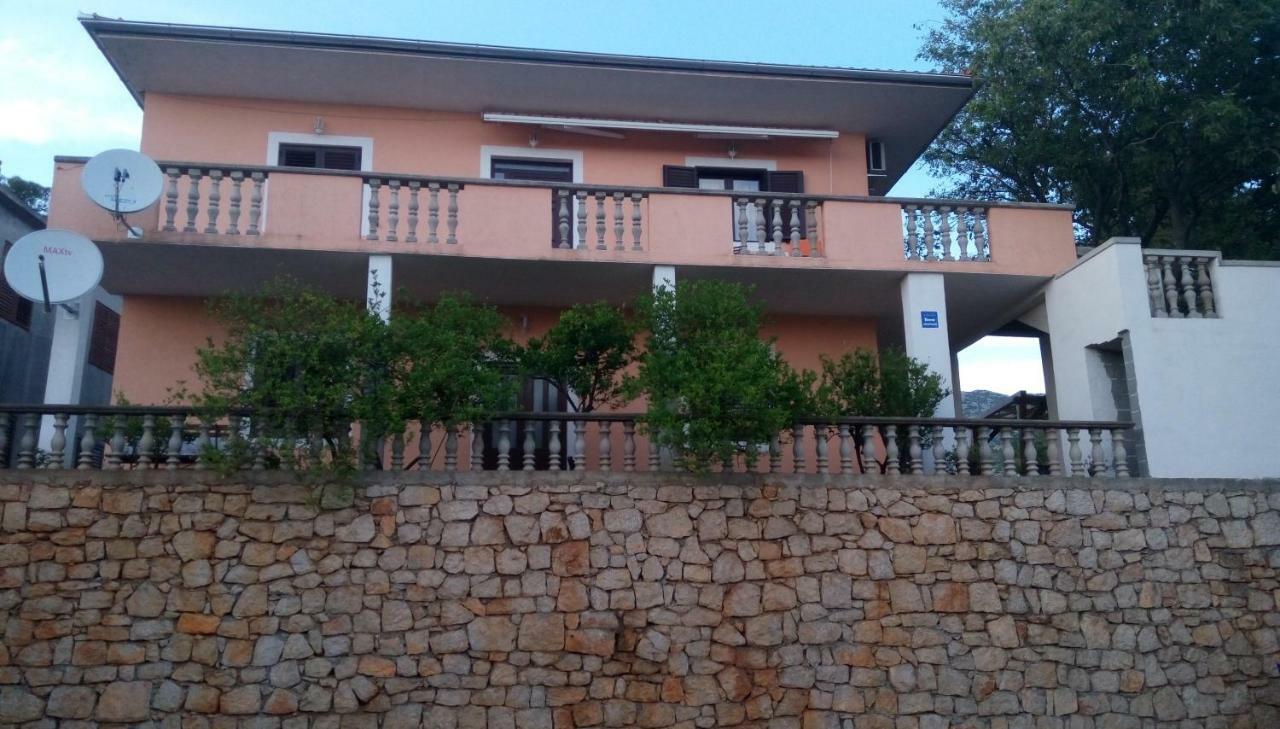 Apartmani Spomenka 塞利讷 外观 照片