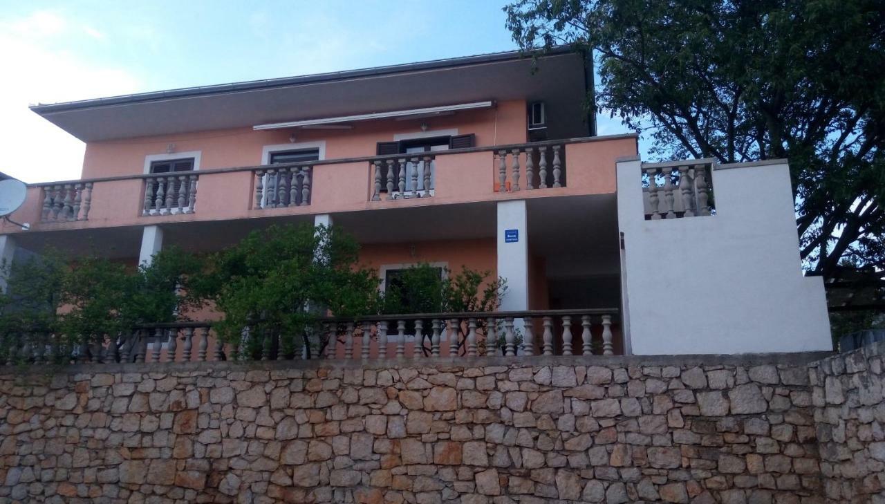 Apartmani Spomenka 塞利讷 外观 照片