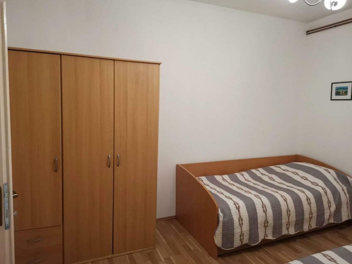 Apartmani Spomenka 塞利讷 外观 照片
