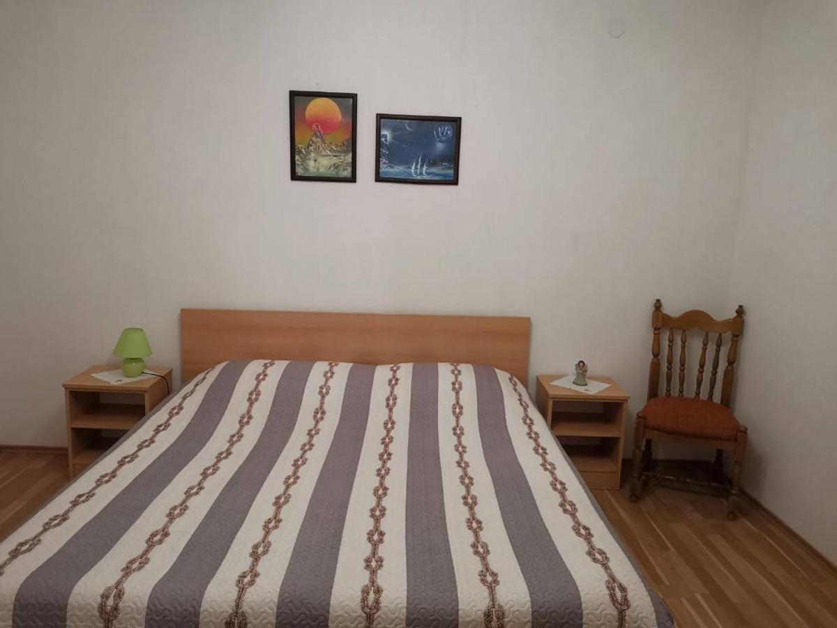 Apartmani Spomenka 塞利讷 外观 照片