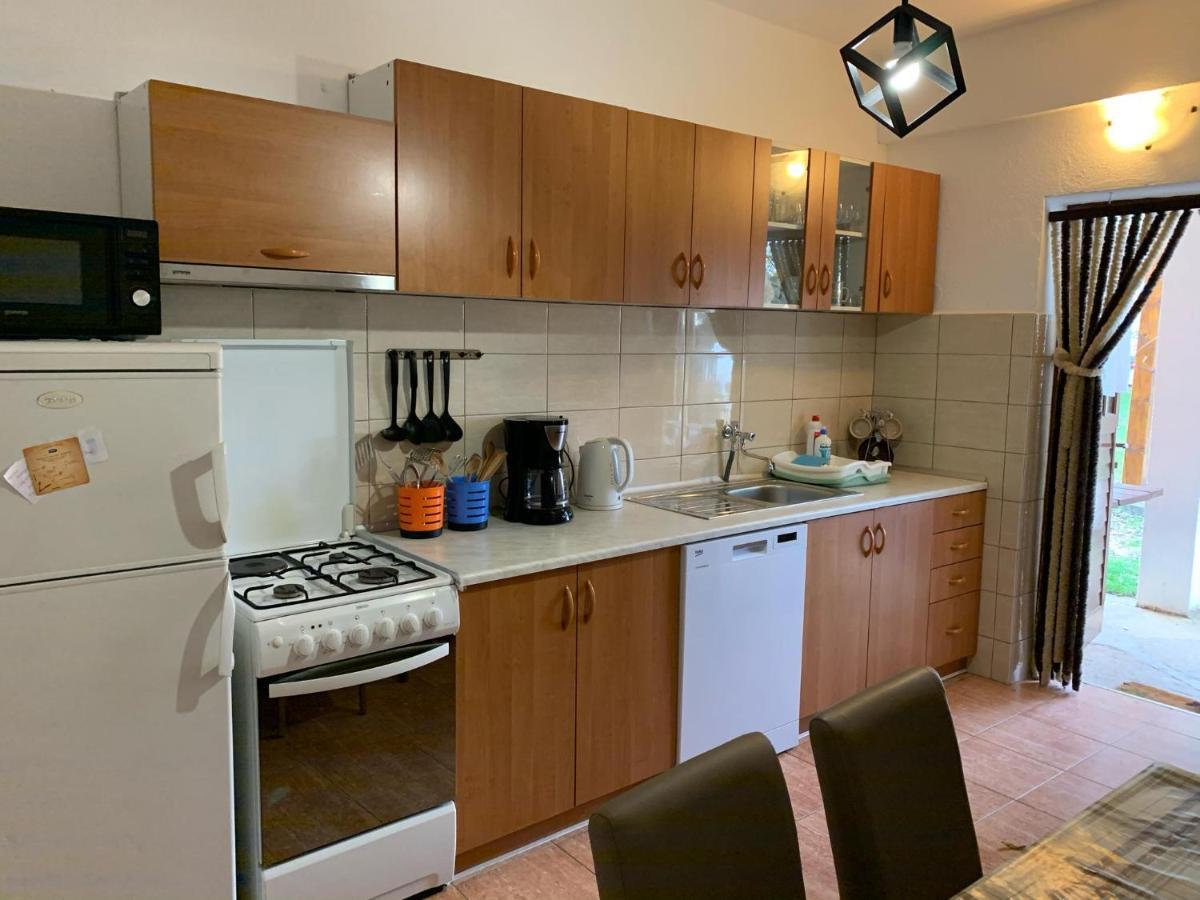 Apartmani Spomenka 塞利讷 外观 照片