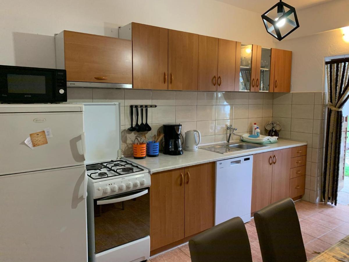 Apartmani Spomenka 塞利讷 外观 照片